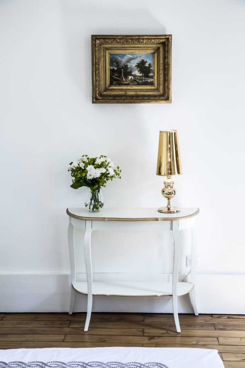 Vue console et lampe or, par Virginie Vaudenay, décoratrice UFDI, à Sancerre dans le Cher(18), la Nièvre(58), le Loiret(45), l'Yonne(89), et Sologne(41)